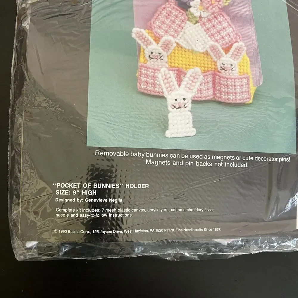 Vintage Bucilla Plastic Canvas Pocket of Bunnies Holder 6058 Easter Crafts New‎